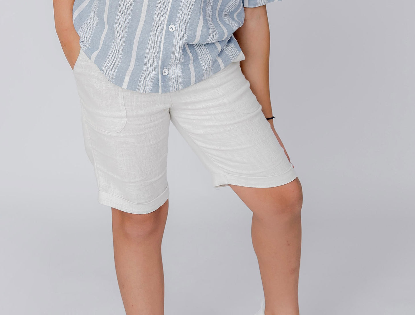 Short lino blanco humo